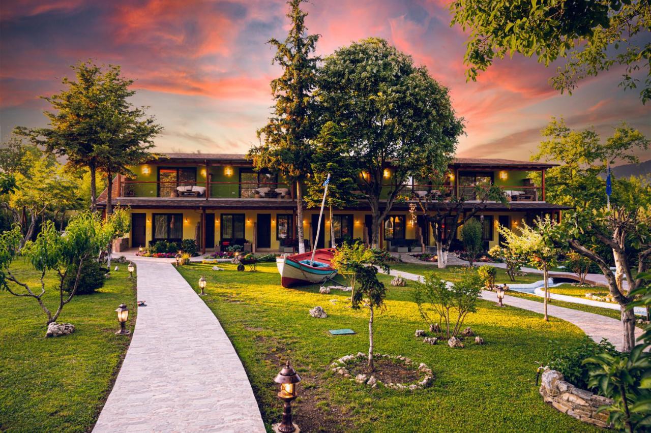 Simi Luxury Suites Pláka Litókhoro Eksteriør bilde
